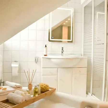 Milpau Bottrop1 - Zentrales, Modernes Design-apartment - Smart Tv, Nespresso, Fuer 4 Personen 博特罗普